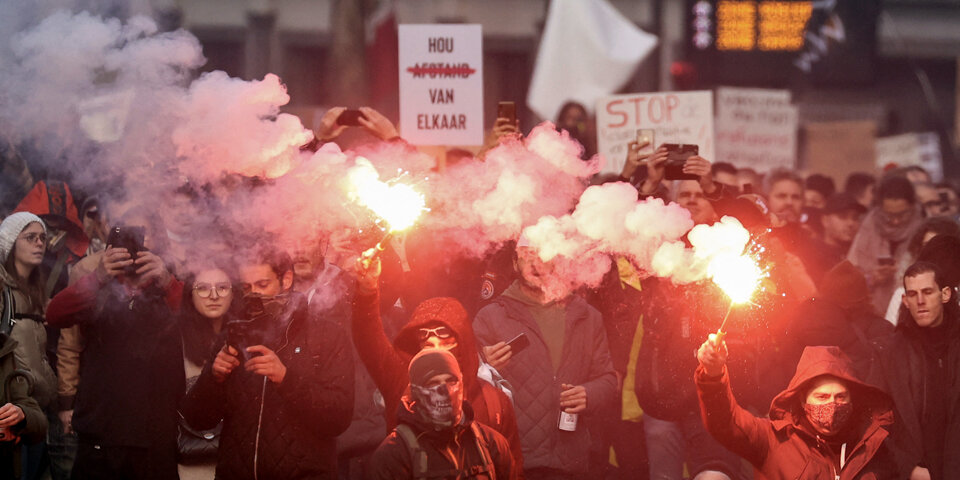 Gewalt-Eskalation bei Corona-Demos in Brüssel