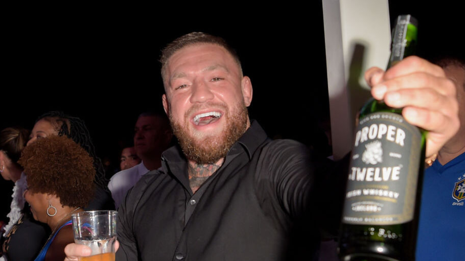 Pikante Aufnahmen | Hat MMA-Fighter McGregor hier Oralsex?