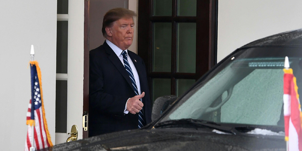 Trump Kurz Daumen
