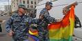 Brutale Polizei-Prügel bei Homo-Demos