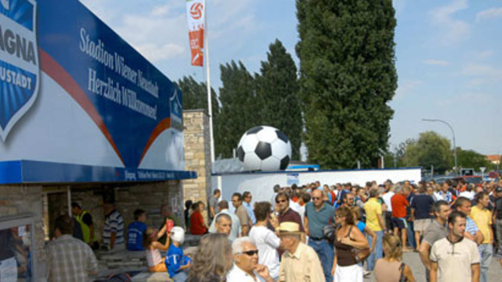 Zusatztribüne für FC Magna oe24.at