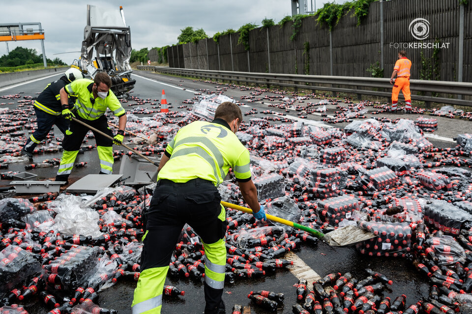 Cola-Crash sorgt für Mega-Stau auf der Westautobahn