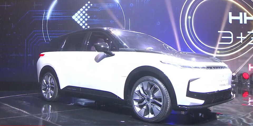 Foxconn greift mit E-SUV und E-Limousine an