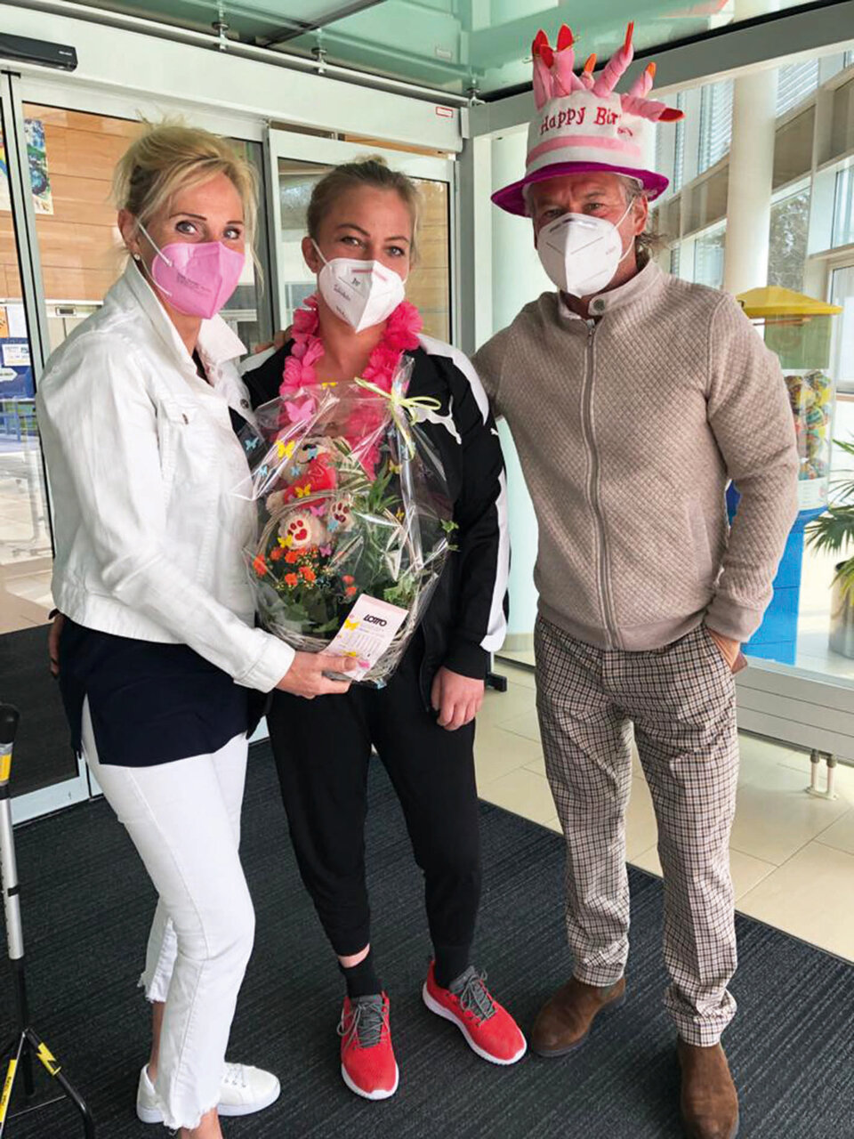 Frenkie Schinkels mit Tochter und Frau