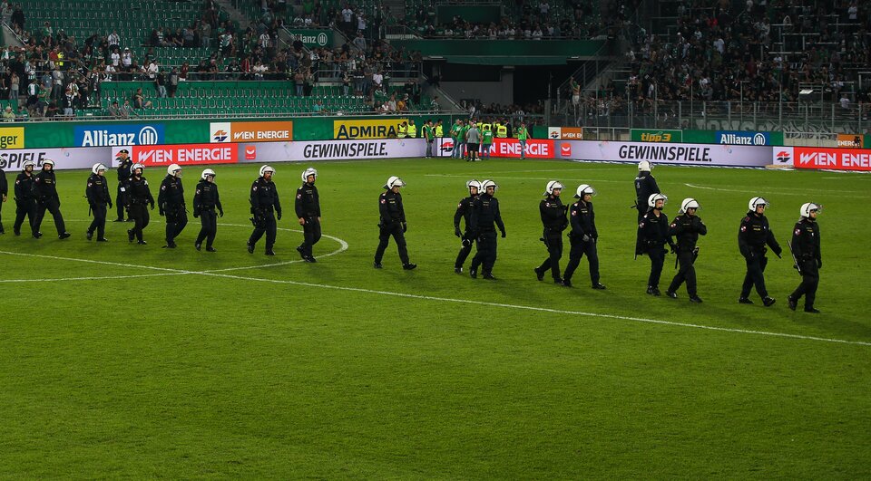 Derby Platzsturm