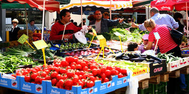 Gemüse und Obst vom Markt - Speisezettel neu