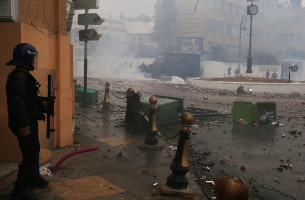 Algerien verschiebt Wahl - Bouteflika verzichtet auf Kandidatur
