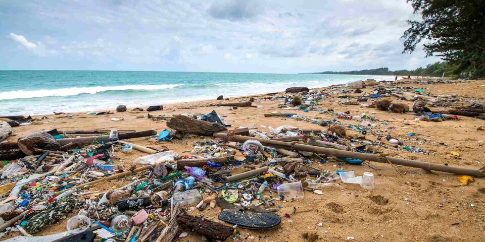 Plastikmüll am Strand