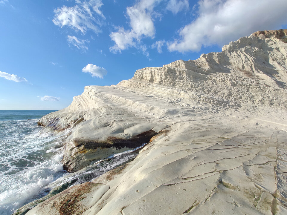 Die Scala dei Turchi ist ein aus Mergel bestehender, monumentaler Felsen in Realmonte.