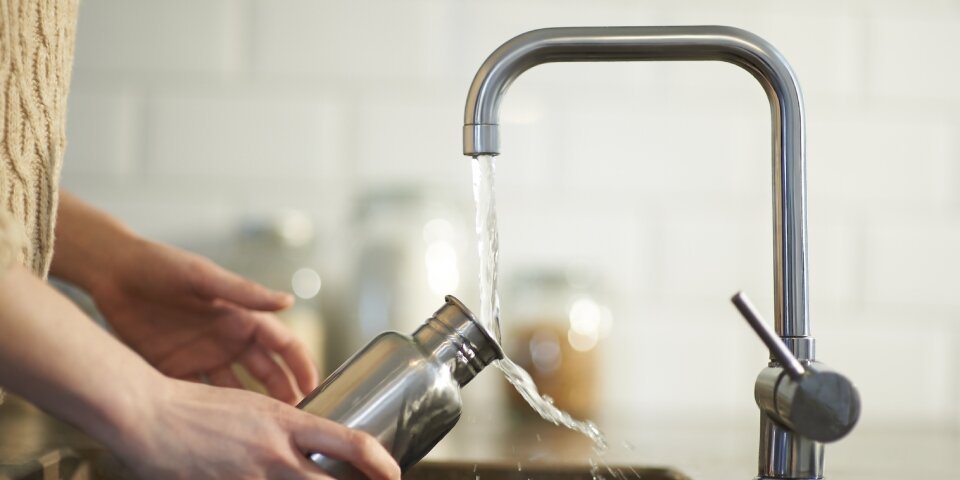 Wasserflasche auffüllen