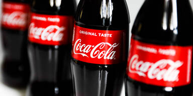 Coca-Cola steigerte Umsatz im Schlussquartal 2021 kräftig