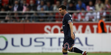 PSG-Debüt: Messi posiert für Fotos mit Gegenspieler