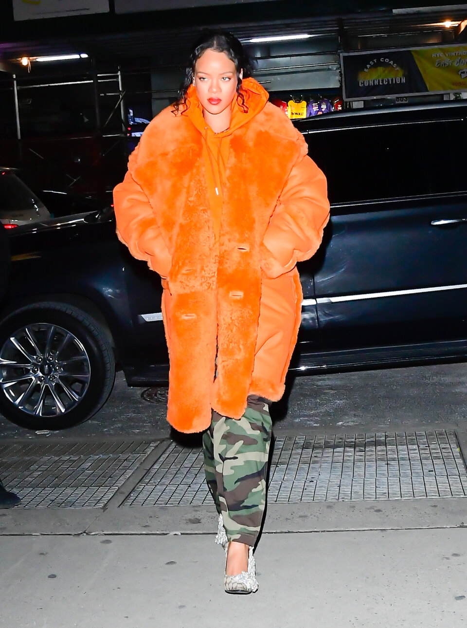So kaschierte Rihanna ihren Babybauch