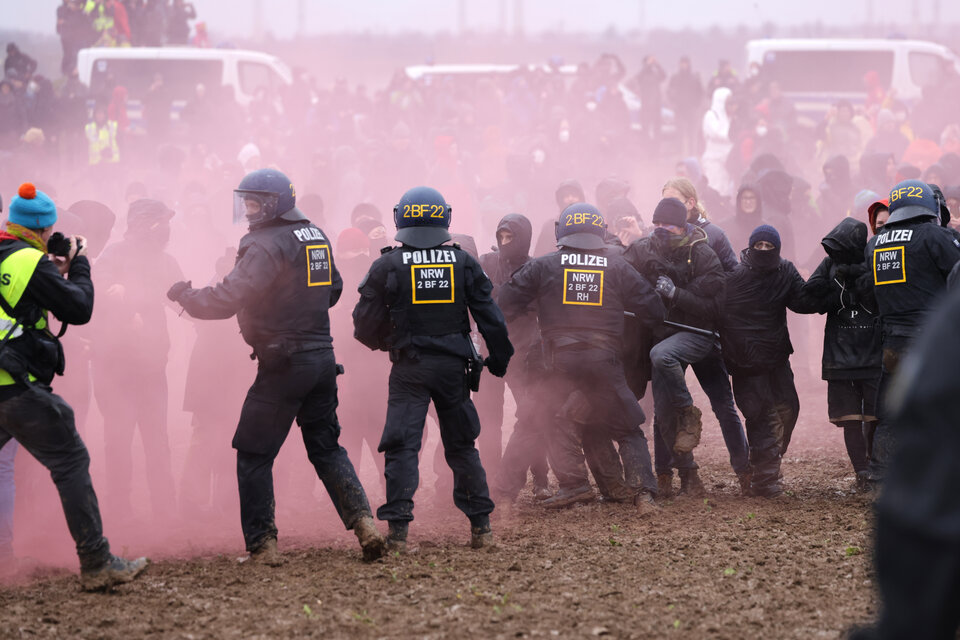 Lützerath-Demo: Verletzte Demonstranten und Polizisten
