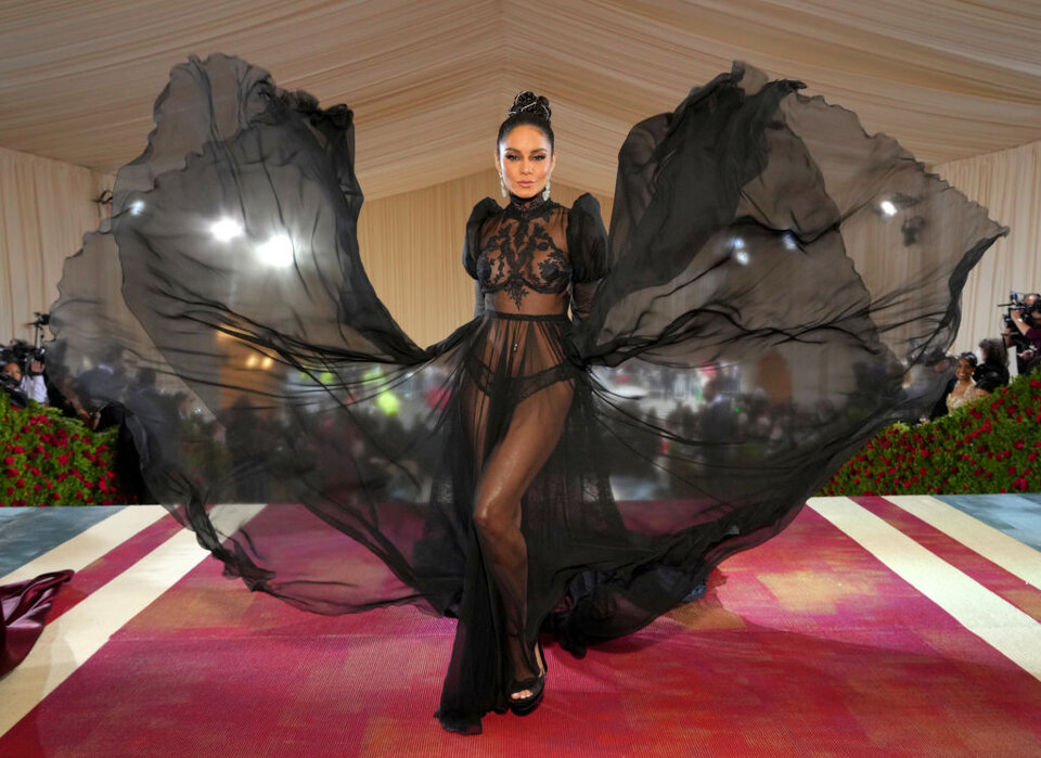 Vanessa Hudgens begeisterte 2022 mit der schönsten Robe auf dem Red Carpet