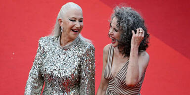 Helen Mirren und Andie MacDowell rocken den Grombre-Look.