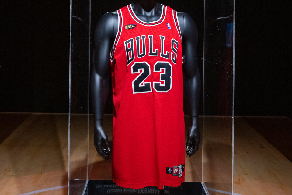 Legendäres Jordan-Trikot für Millionensumme versteigert