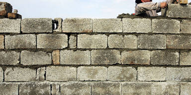 Mauer bauen