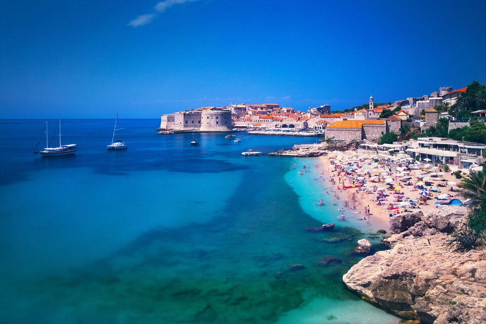 Dubrovnik liegt im Süden Kroatiens am Adriatischen Meer