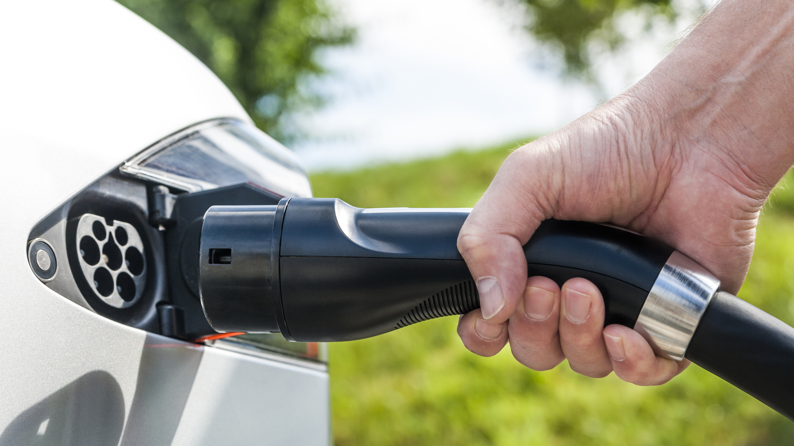 ETanken wird teurer Tesla fährt mit Preisen hoch