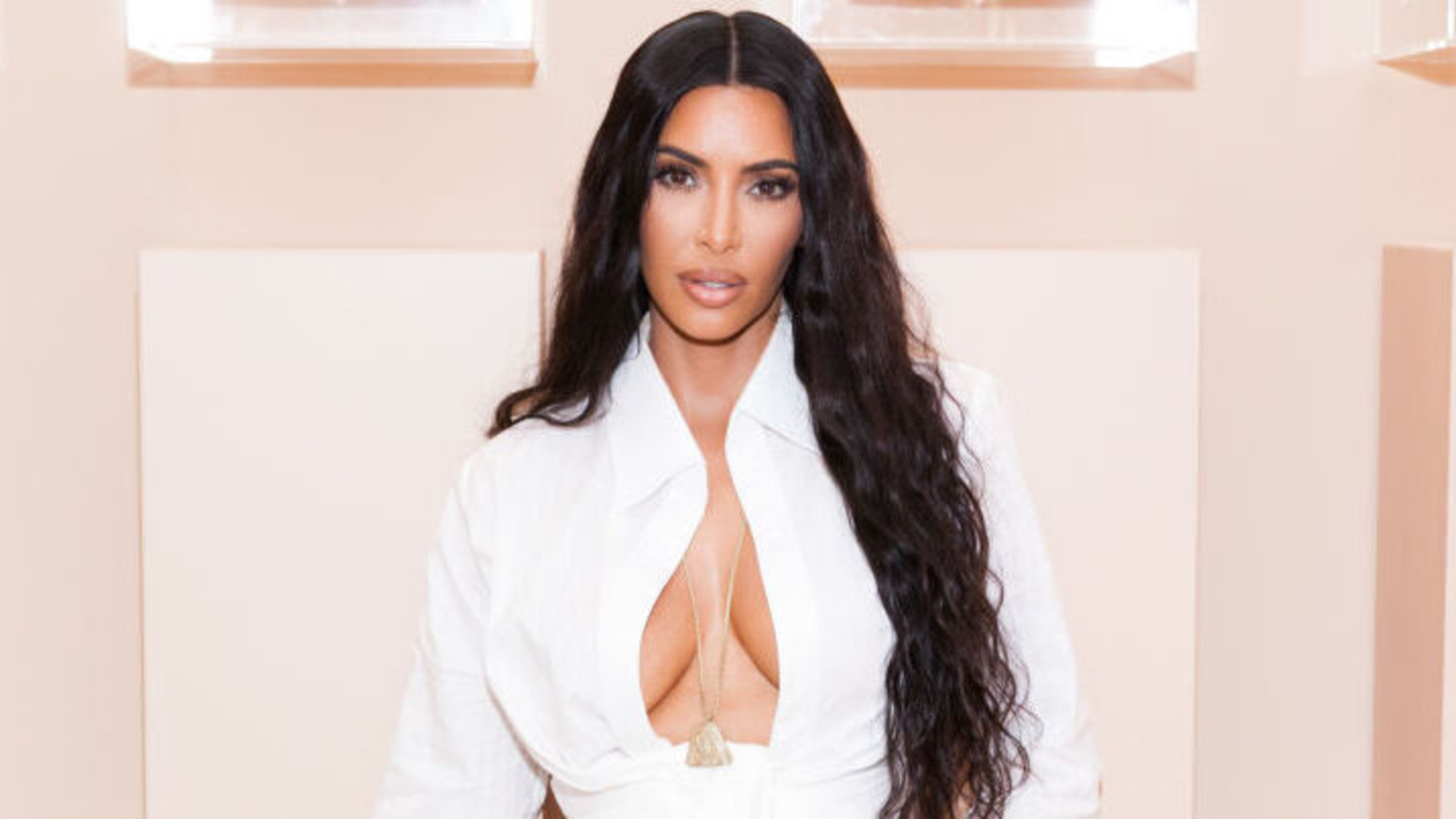 Kim Kardashian Zeigt Sich Oben Ohne Madonna24at 