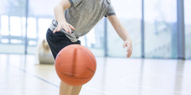 Basketball Turnen Sportunterricht Kinder