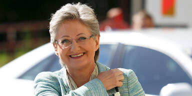 Politik-Insider: Claudia Schmied lässt sich Autos nachschicken