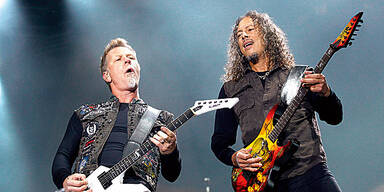 James Hetfield and Kirk Hammett of Metallica