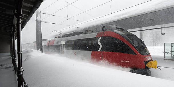 Bahnhof ÖBB Winter Schnee