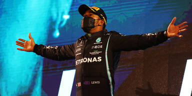 Sir Lewis Hamilton in Siegerpose