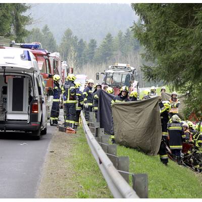 Horror-Crash Fordert Zwei Tote - Oe24.at