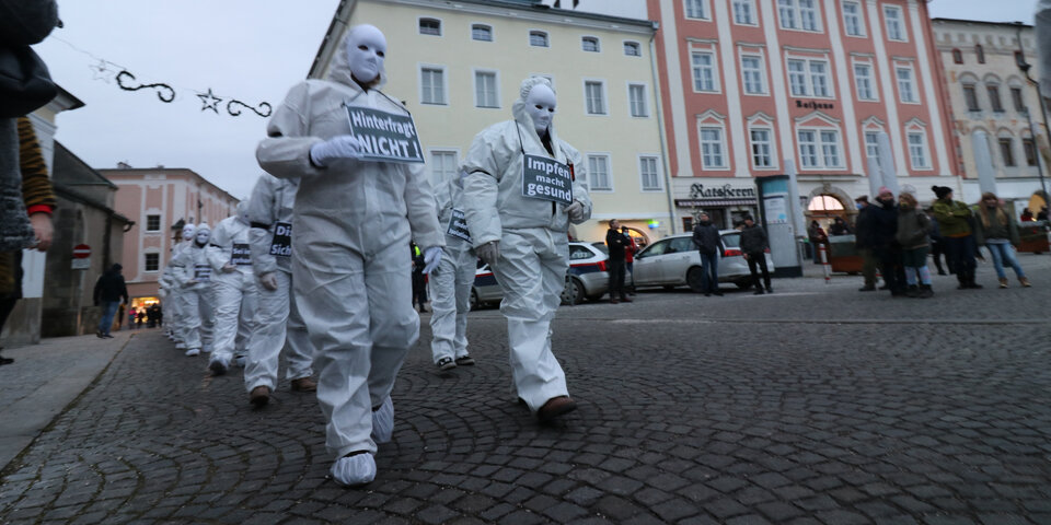 Grusel-Demos von Corona-Gegnern in Oberösterreich | Schock in Linz, Steyr, Freistadt, Wels