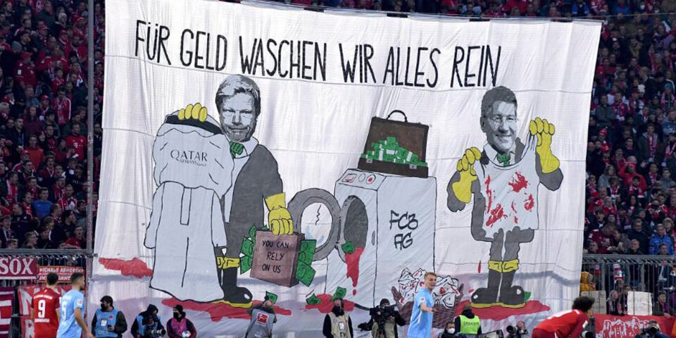 Plakat-Attacke gegen die Bayern-Bosse
