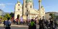 Linke Jugendgruppen demonstrieren gegen das Platzverbot im Wiener Resselpark