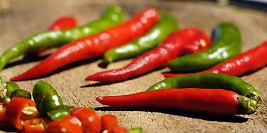 Kleine getrocknete Chilis zum Nachtunen