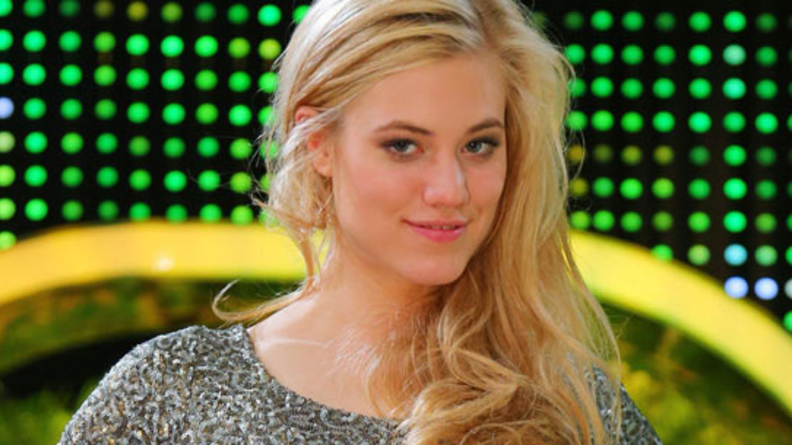 RTLStarJuror »Larissa bewegt sich wie ein nasser Sack« oe24.at