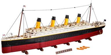 Lego lässt die Titanic vom Stapel
