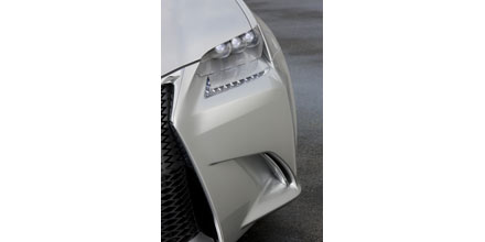 Lexus stellt Hybrid-Limousine LF-Gh vor