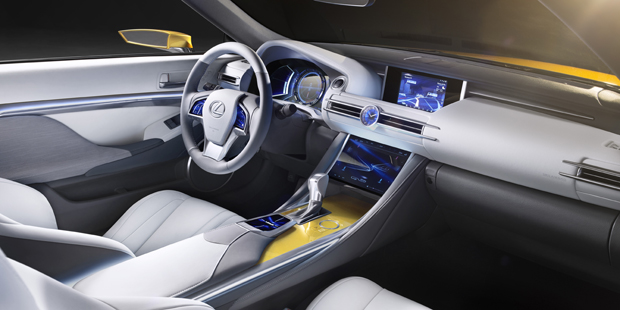 Lexus zeigt den RC als Cabrio