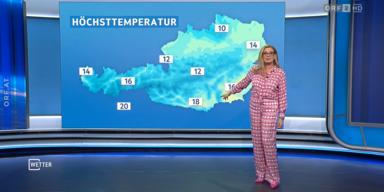 Netz lacht über ORF-Lady Christa Kummer im Pyjama-Look