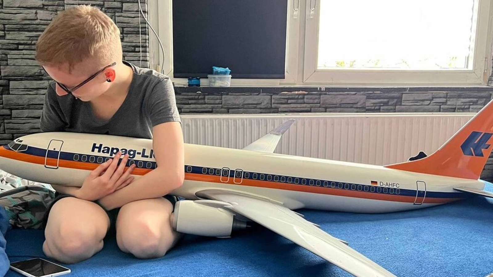 Objektophilie Junge Frau Will Flugzeug Heiraten objektophilie-junge-frau-will-flugzeug-heiraten