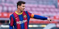 Lionel Messi (FC Barcelona) deutet mit dem Finger