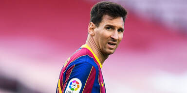Lionel Messi blickt skeptisch zur Seite