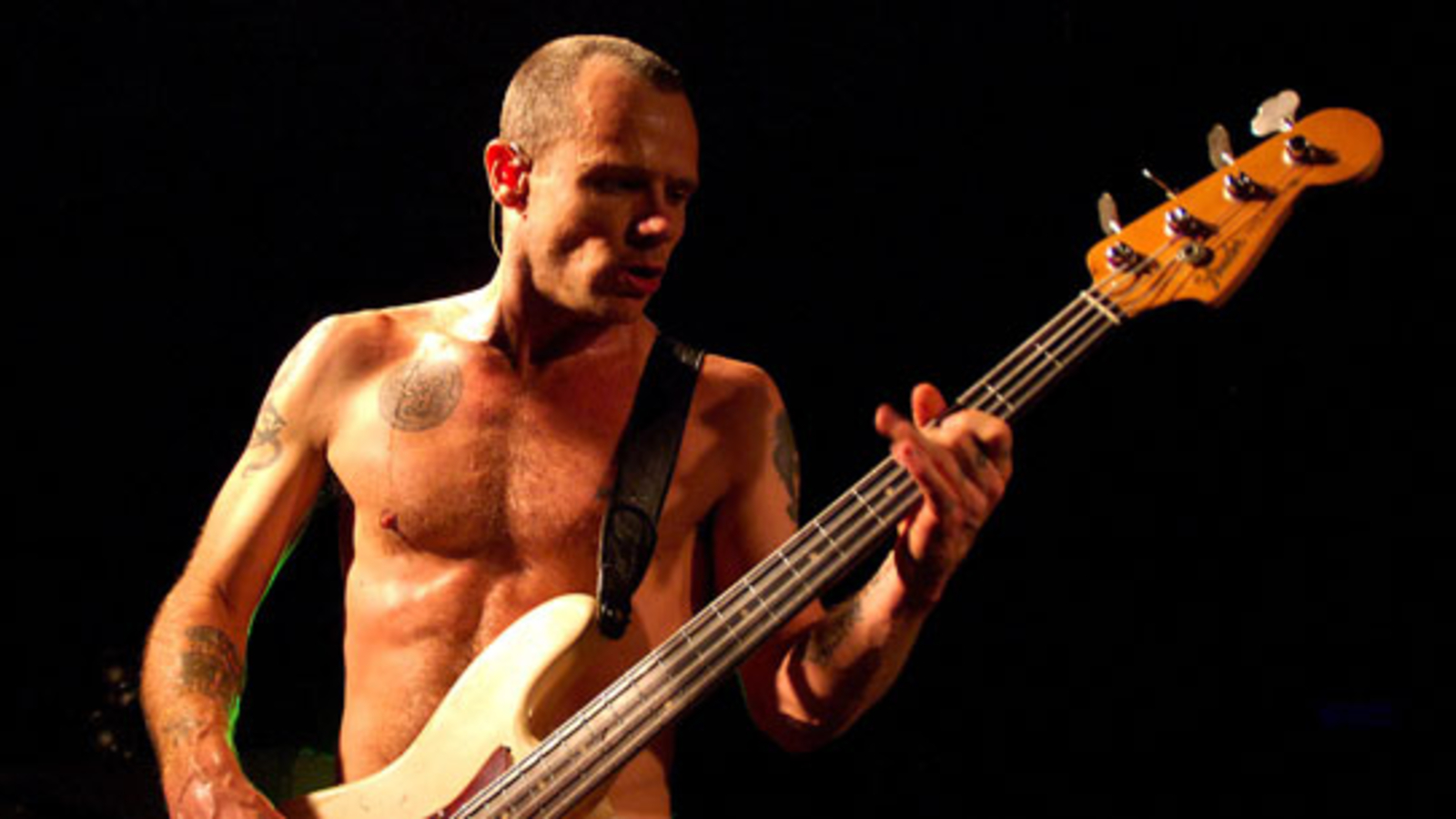 Red Hot Chili PeppersBassist schreibt Bio oe24.at