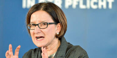 Parlament: Streit um Asyl-Obergrenze
