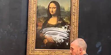 "Mona Lisa" mit Torte beworfen