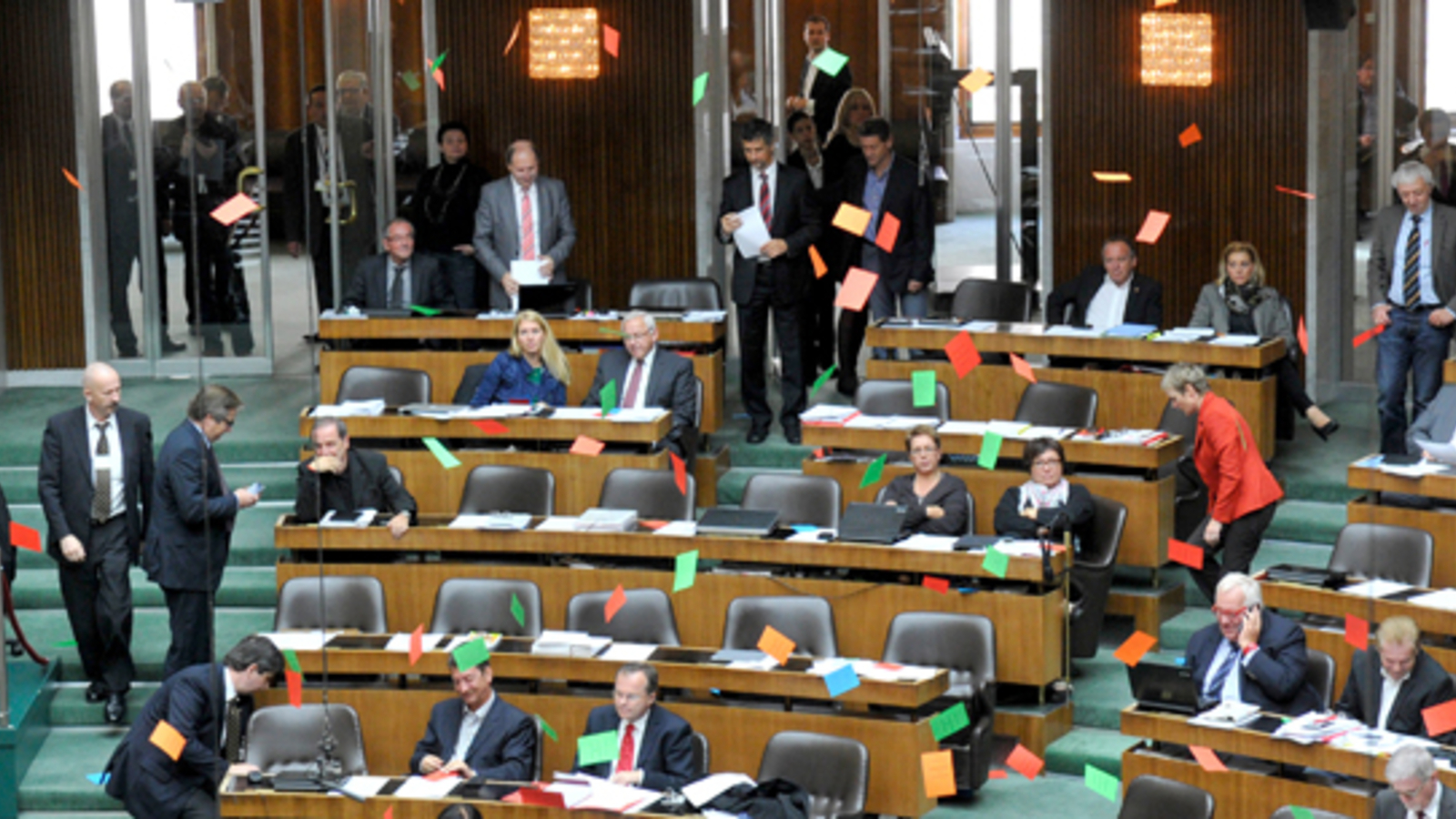 Parlamentarier Neben tätigkeiten veröffentlicht