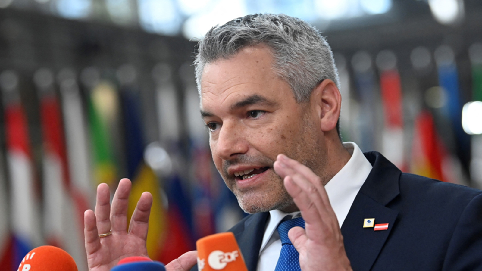 Kanzler: ''Gegen Symbol-Politik des Verzichts''
