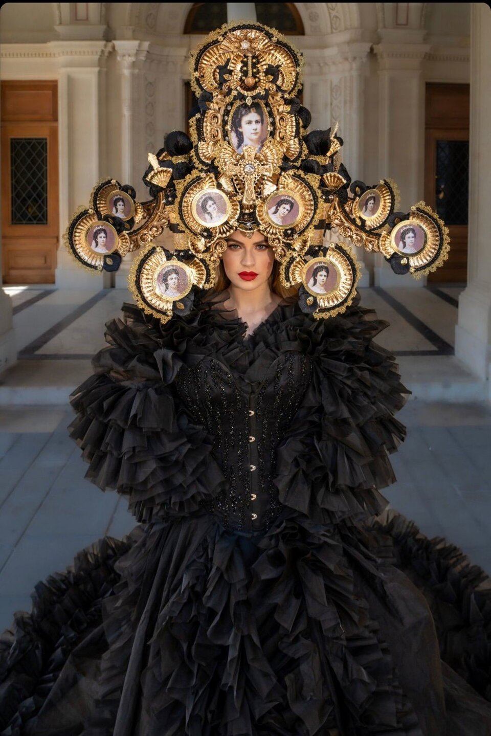 Star-Designer Niko Niko macht Mode zur Kunst