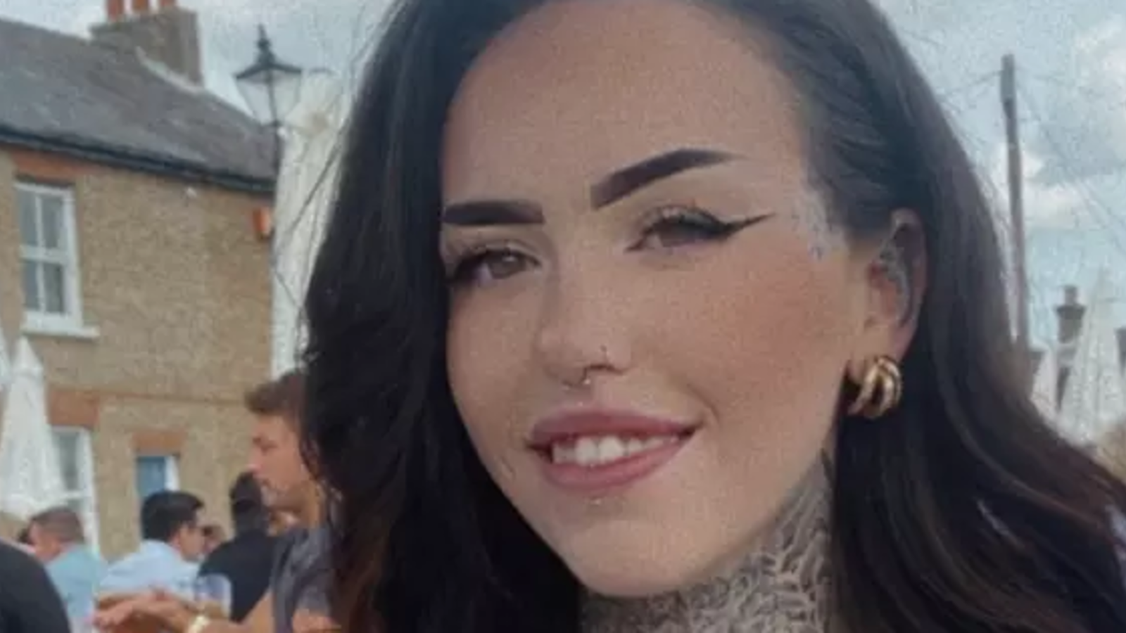 OnlyFans-Starlet bekommt 1.600 im Monat, um Männer zu erniedrigen